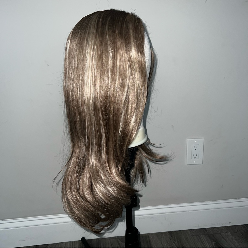 21 Inches long Brown/Blonde Highlights Wig - Picture 7 of 16